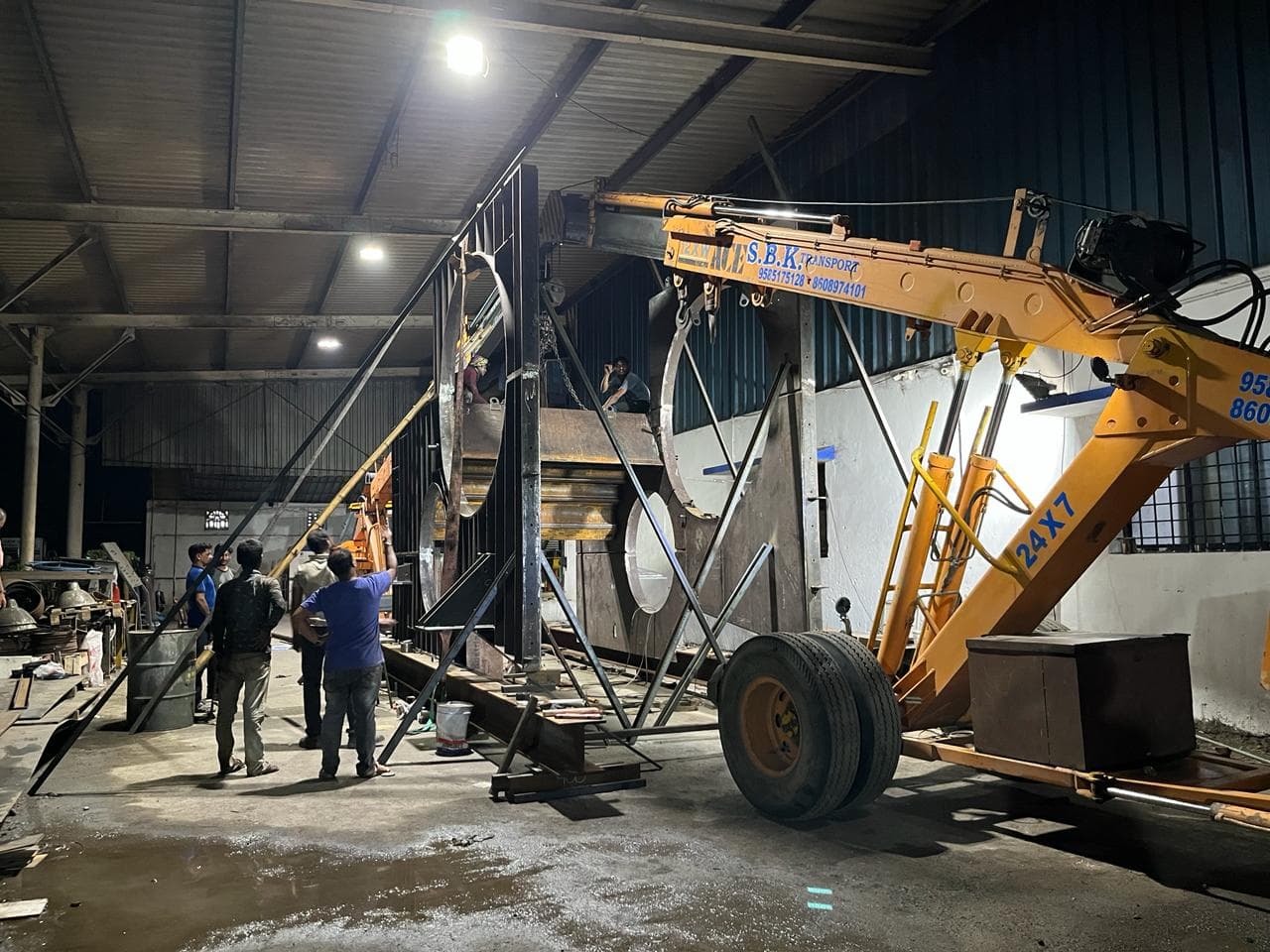 Ring girder propped under the crane for fit-up
