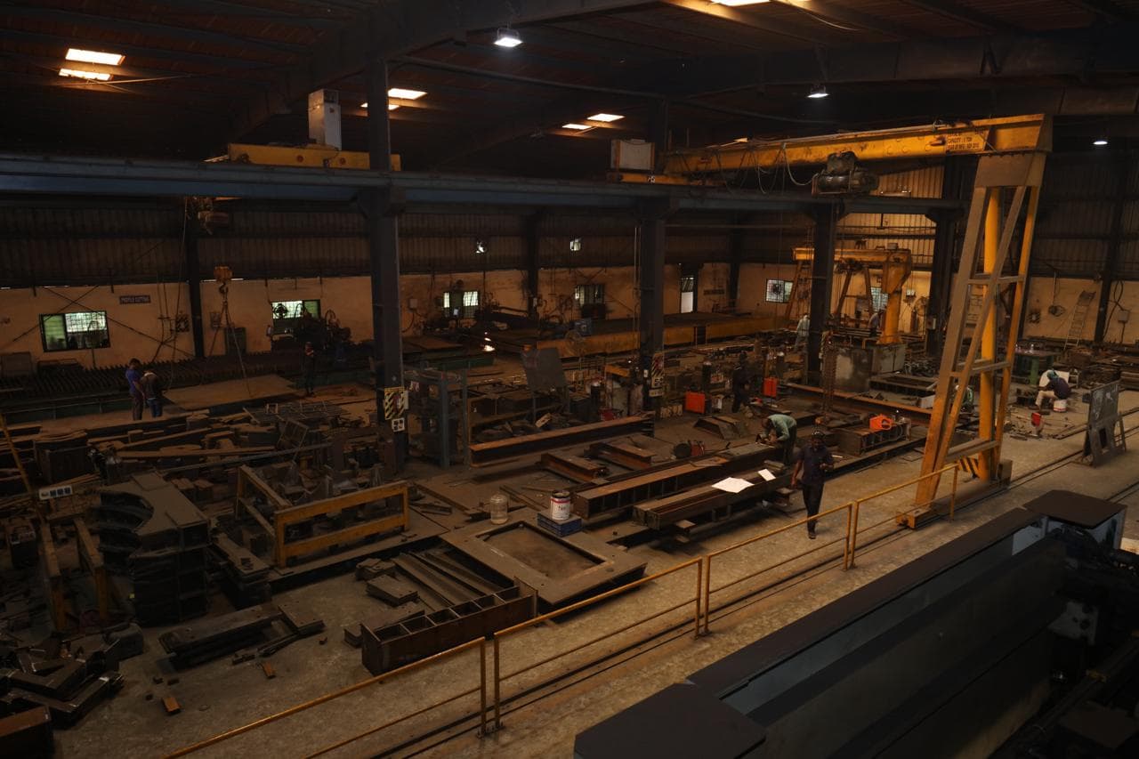 Frame welding, second shift